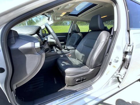 Used 2023 Nissan Altima 2.5 SL AWD/4WD image 11