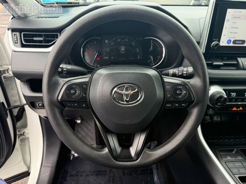 Used 2025 Toyota RAV4 XLE image 15