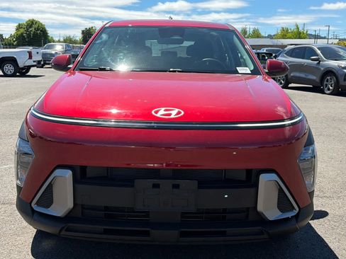 Used 2024 Hyundai Kona SE AWD/4WD image 5