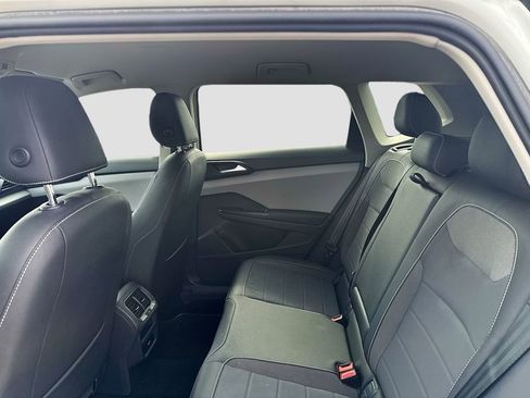 Used 2023 Volkswagen Taos SE image 21