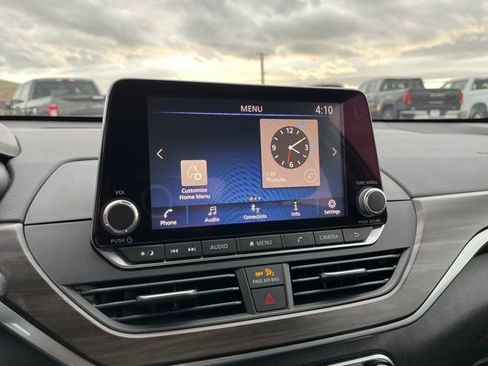 Used 2024 Nissan Altima 2.5 SV image 37