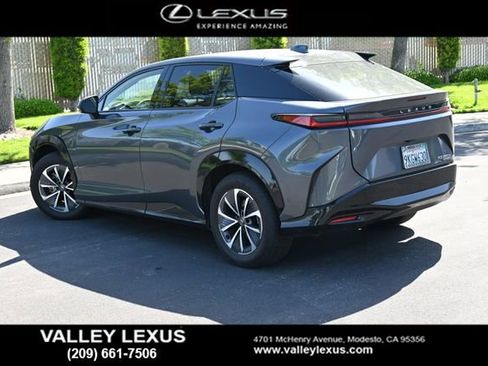 Used 2023 Lexus RZ 450e Premium w/ Technology Package image 4