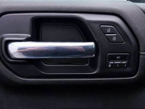 Used 2022 GMC Sierra 3500 Denali w/ Denali Ultimate Package image 34