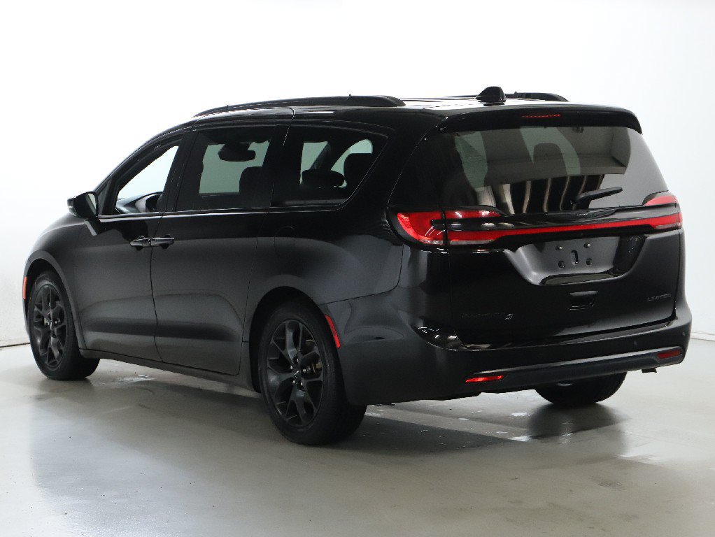 Used 2025 Chrysler Pacifica Limited FWD image 42