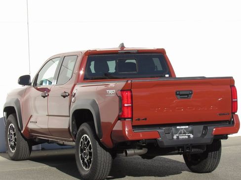 Certified 2025 Toyota Tacoma TRD Off-Road image 5