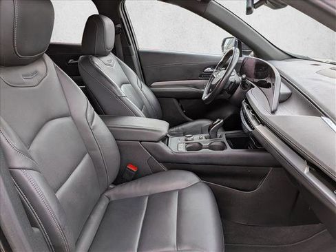 Used 2025 Cadillac XT4 Premium Luxury FWD image 21