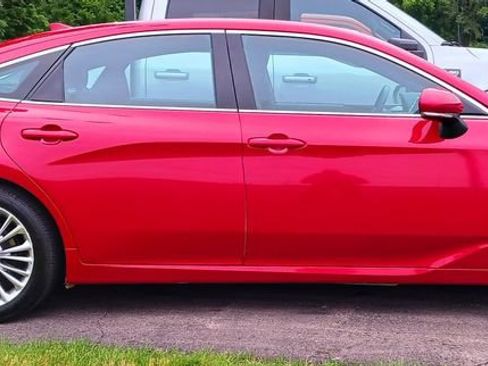 Used 2021 Toyota Avalon Limited w/ Advanced Safety Package FWD image 3