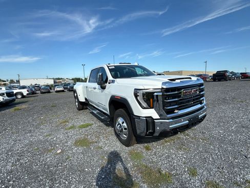 New 2026 GMC Sierra 3500 SLT w/ SLT Premium Package AWD/4WD image 25