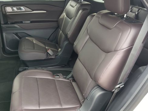 New 2025 Ford Explorer Platinum image 45