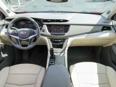 Used 2021 Cadillac XT5 Premium Luxury w/ LPO, Floor Liner Package image 8