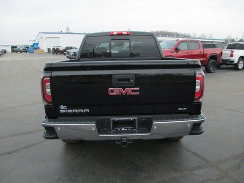 Used 2018 GMC Sierra 1500 SLT image 4