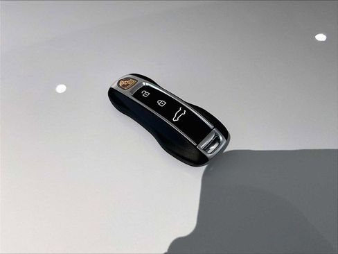 New 2026 Porsche Cayenne GTS image 21