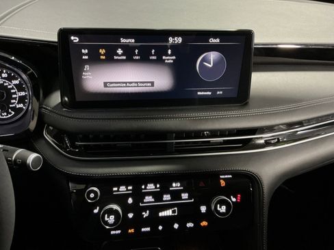 Used 2025 INFINITI QX60 Pure image 26