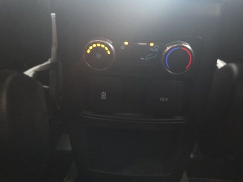 Used 2020 Ford Explorer XLT image 15