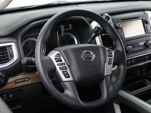 Used 2016 Nissan Titan SL RWD image 10