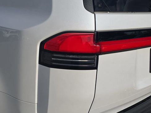 Used 2024 Lexus GX 550 image 35