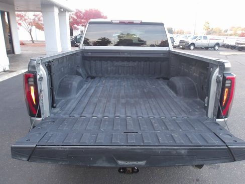 Used 2024 GMC Sierra 2500 AT4 image 7