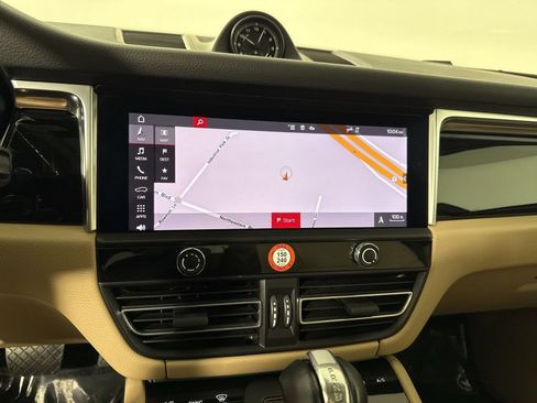 Certified 2023 Porsche Macan w/ Premium Package Plus AWD/4WD image 27