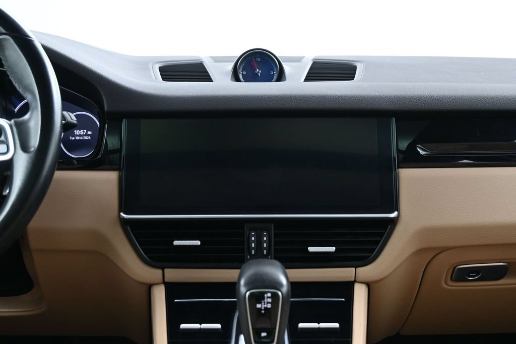 Certified 2022 Porsche Cayenne AWD/4WD image 11