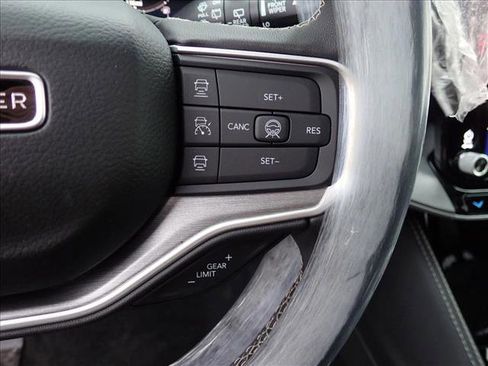 New 2026 Jeep Grand Wagoneer Limited image 18