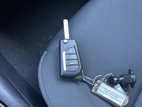 Used 2025 Toyota Corolla LE FWD image 18