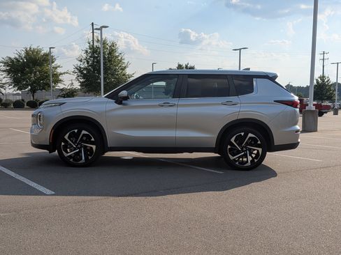 Used 2022 Mitsubishi Outlander ES AWD/4WD image 7