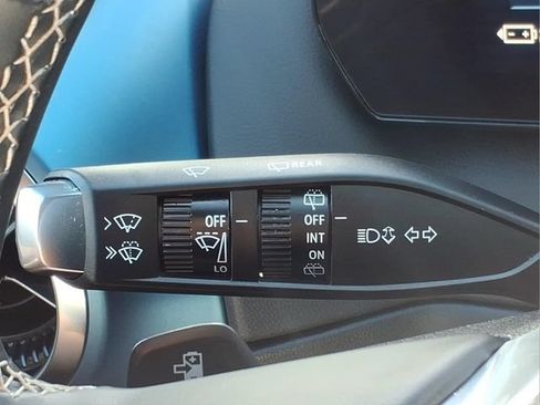 Used 2024 Chevrolet Equinox EV LT FWD image 27