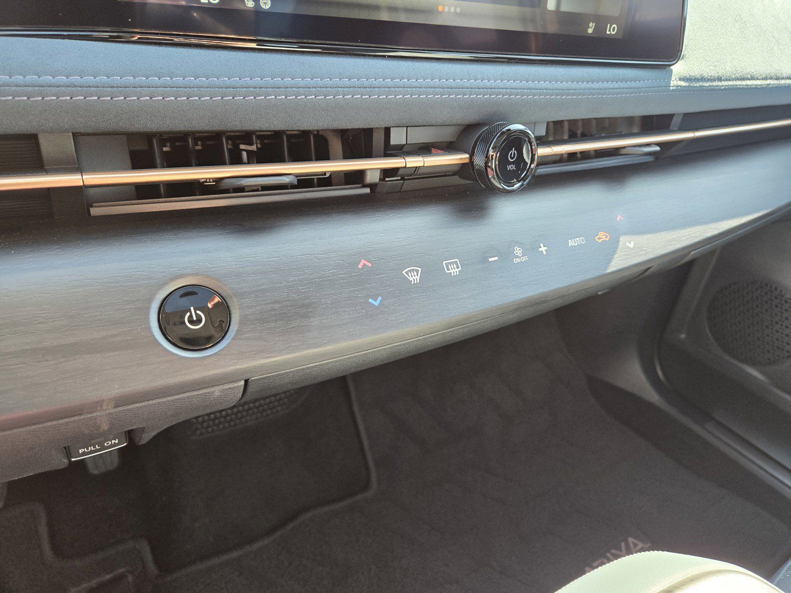 Certified 2024 Nissan Ariya AWD image 18