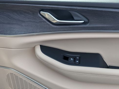 Certified 2024 Jeep Grand Cherokee Limited image 39