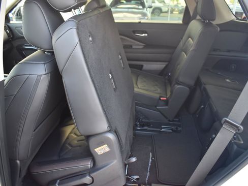 New 2026 Nissan Pathfinder Platinum FWD image 57