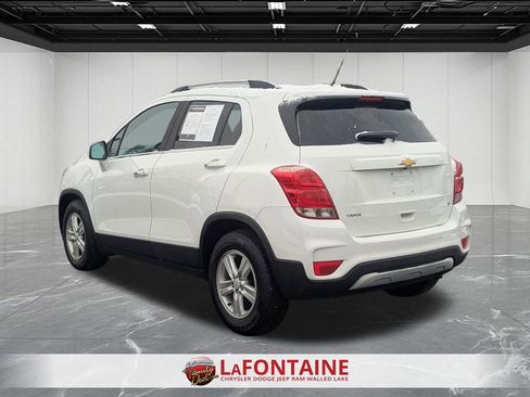 Used 2017 Chevrolet Trax LT w/ LT Convenience Package image 3