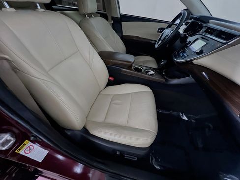 Used 2013 Toyota Avalon XLE Touring FWD image 31