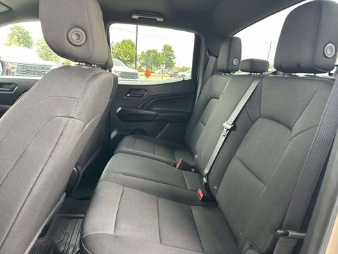 Used 2024 Chevrolet Colorado W/T RWD image 22