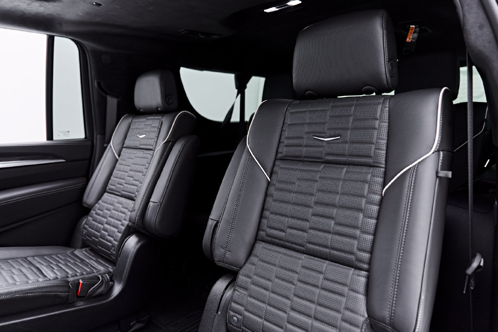Used 2026 Cadillac Escalade ESV V w/ LPO, ONYX Package AWD/4WD image 61