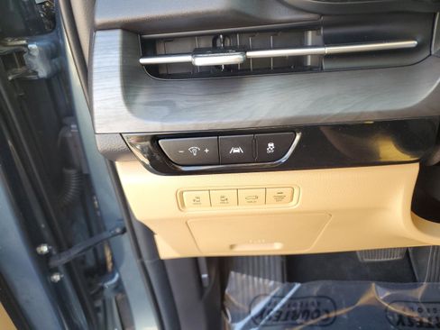 Certified 2023 Kia Carnival EX image 30