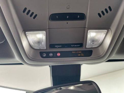 Used 2022 Chevrolet Equinox Premier FWD image 43