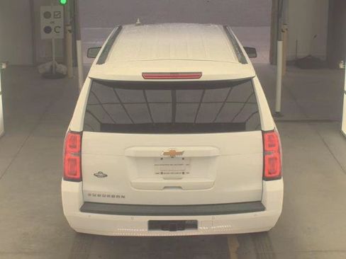 Used 2018 Chevrolet Suburban LT AWD/4WD image 8