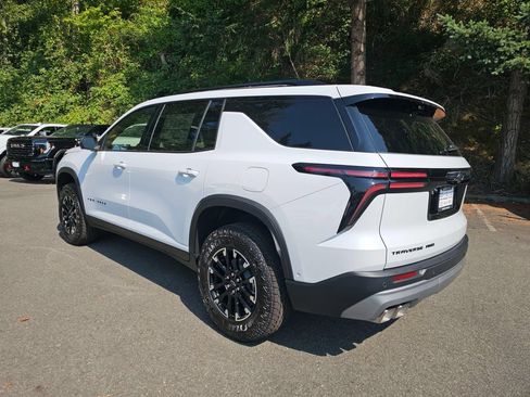 New 2026 Chevrolet Traverse Z71 w/ Enhanced Driving Package AWD/4WD image 5
