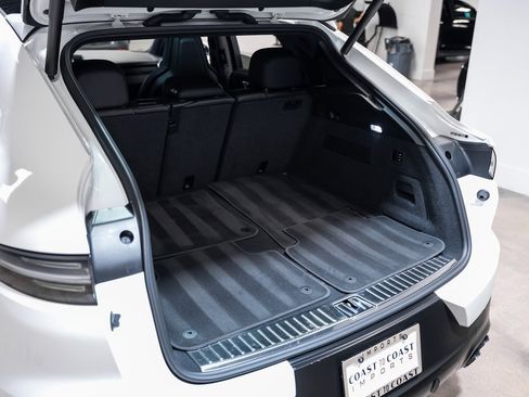 Used 2022 Porsche Cayenne Turbo S image 56