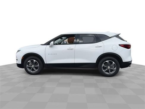 Used 2025 Chevrolet Blazer LT image 5