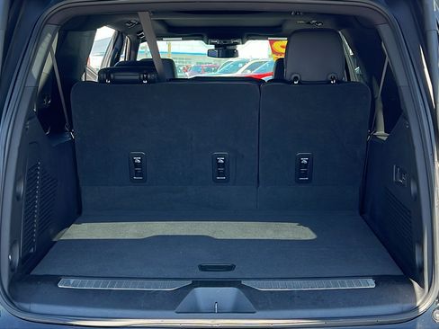 Certified 2025 Chevrolet Suburban RST w/ Comfort Package AWD/4WD image 12