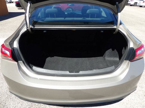 Used 2022 Chevrolet Malibu LT FWD image 17