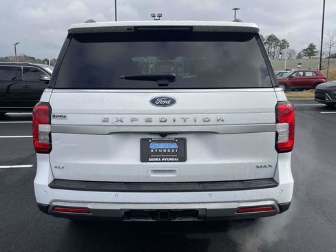 Used 2024 Ford Expedition Max XLT image 3