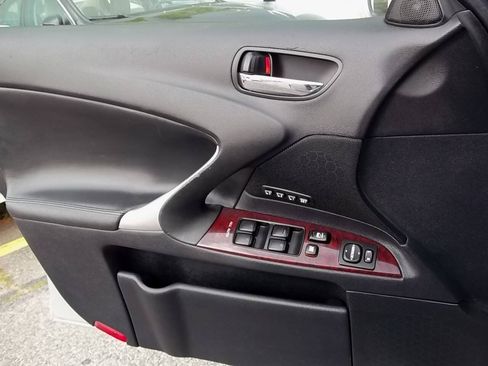 Used 2006 Lexus IS 350 RWD image 12