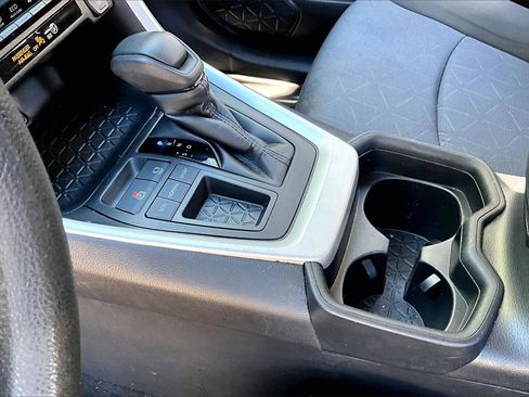 Used 2021 Toyota RAV4 XLE image 15