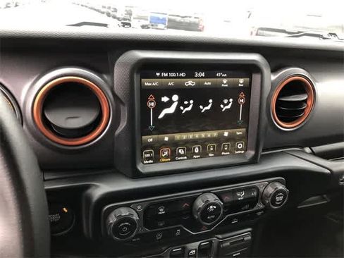 Used 2023 Jeep Gladiator Mojave image 14