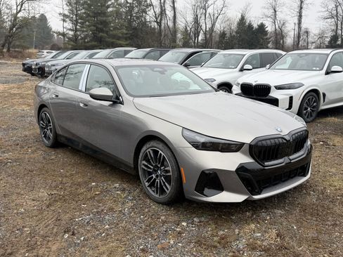 New 2026 BMW 530i xDrive w/ M Sport Package image 3