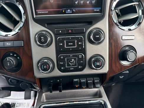 Used 2016 Ford F250 Lariat w/ Lariat Ultimate Package AWD/4WD image 18