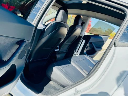 Used 2023 Tesla Model Y AWD image 28