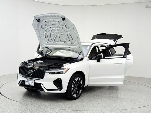 New 2026 Volvo XC60 B5 Plus w/ Protection Package Premier image 9